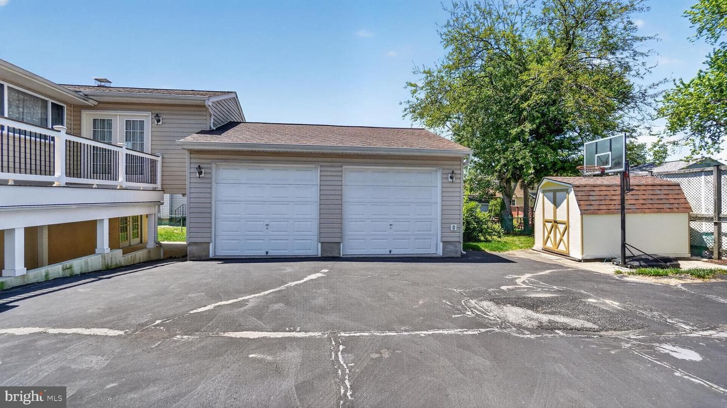 306 Shetlands Lane photo 3