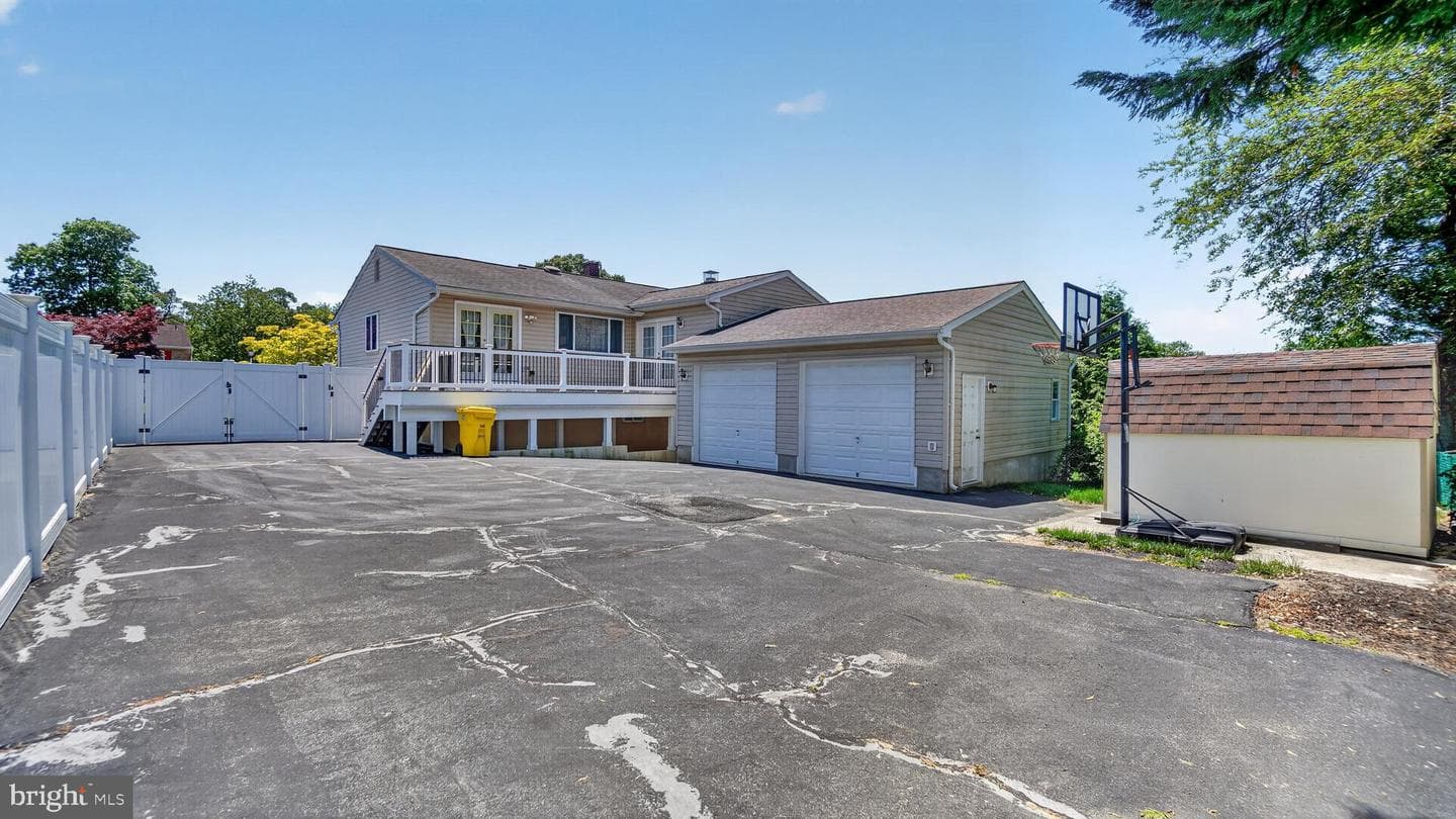 306 Shetlands Lane photo 49
