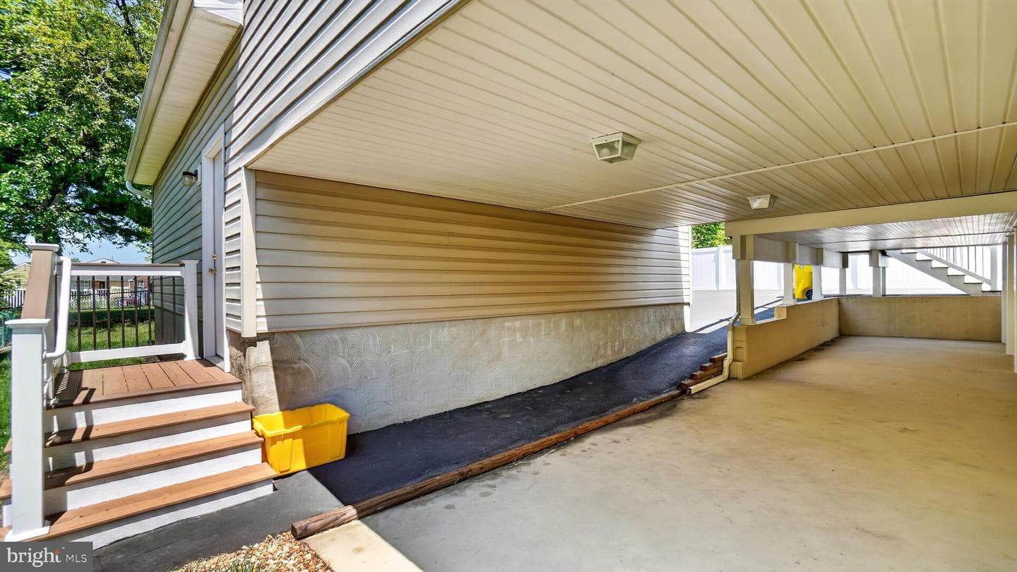 306 Shetlands Lane photo 8