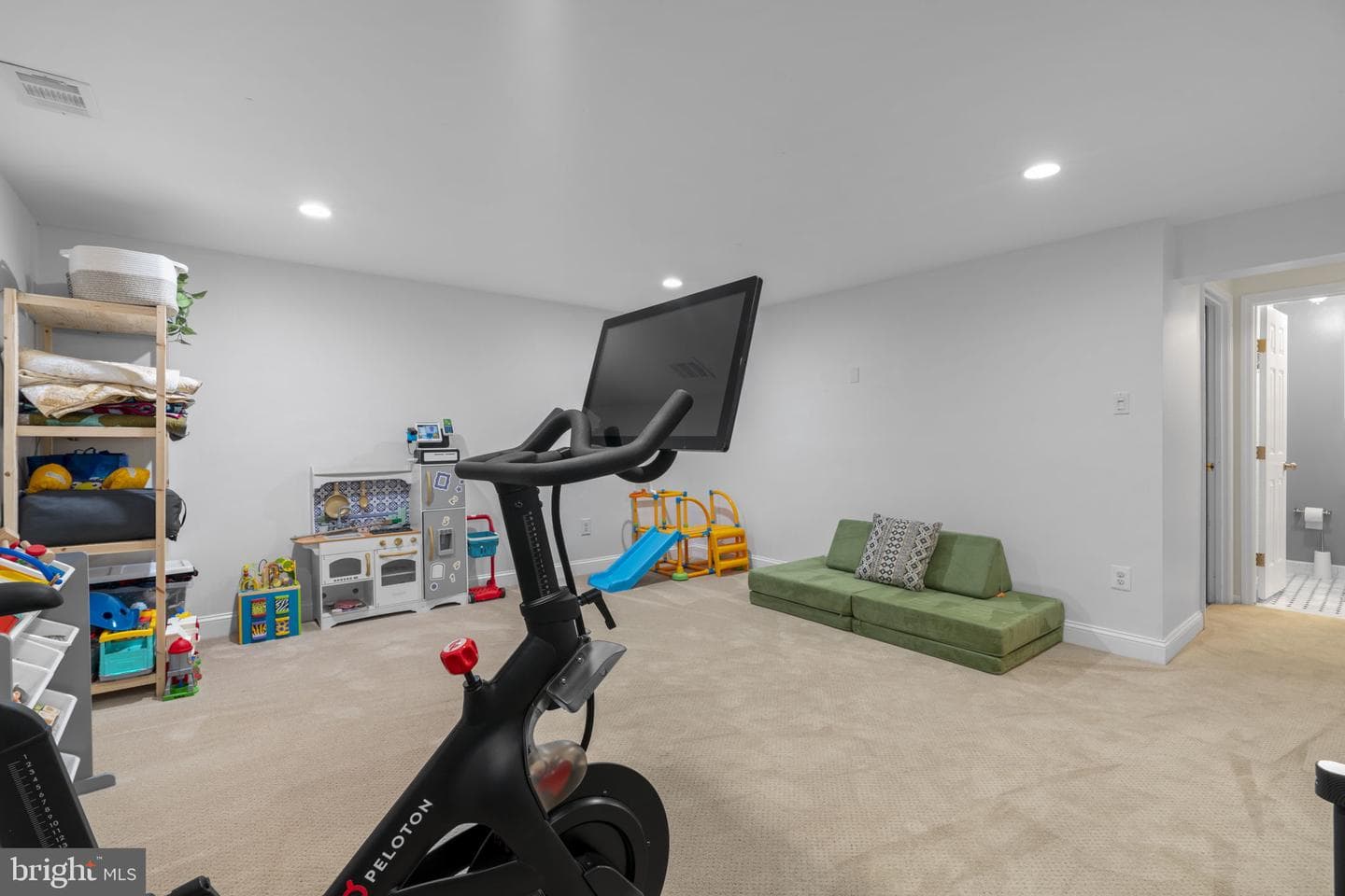 751 Willowby Run photo 28