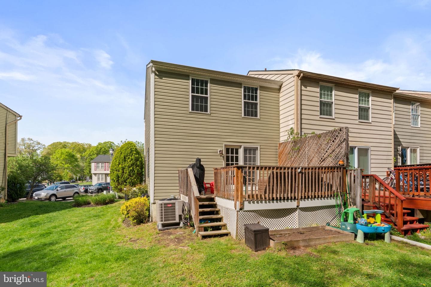 751 Willowby Run photo 38