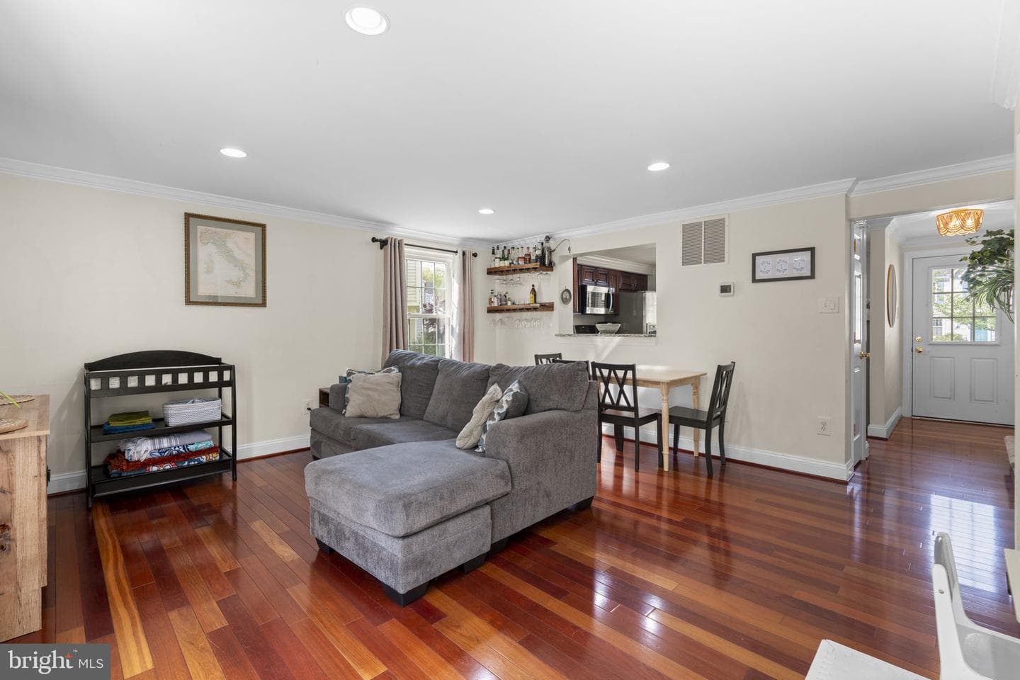 751 Willowby Run photo 6