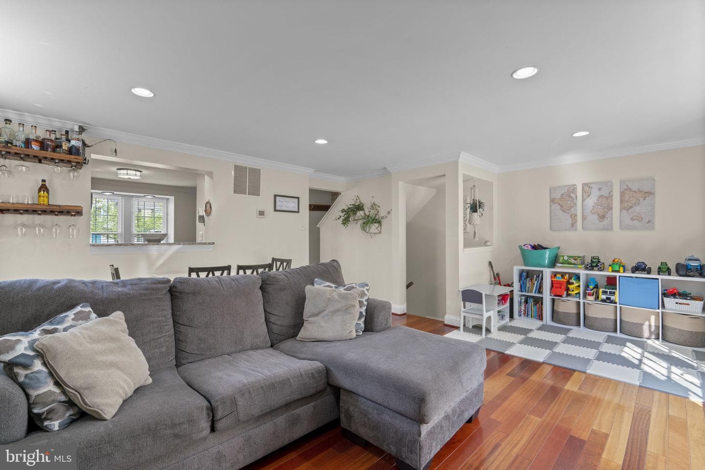 751 Willowby Run photo 7