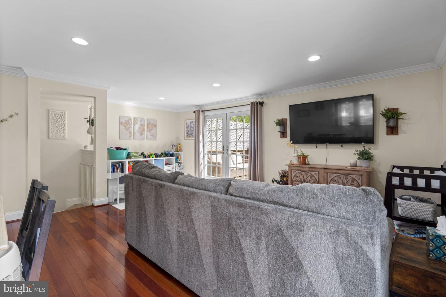 751 Willowby Run photo 8