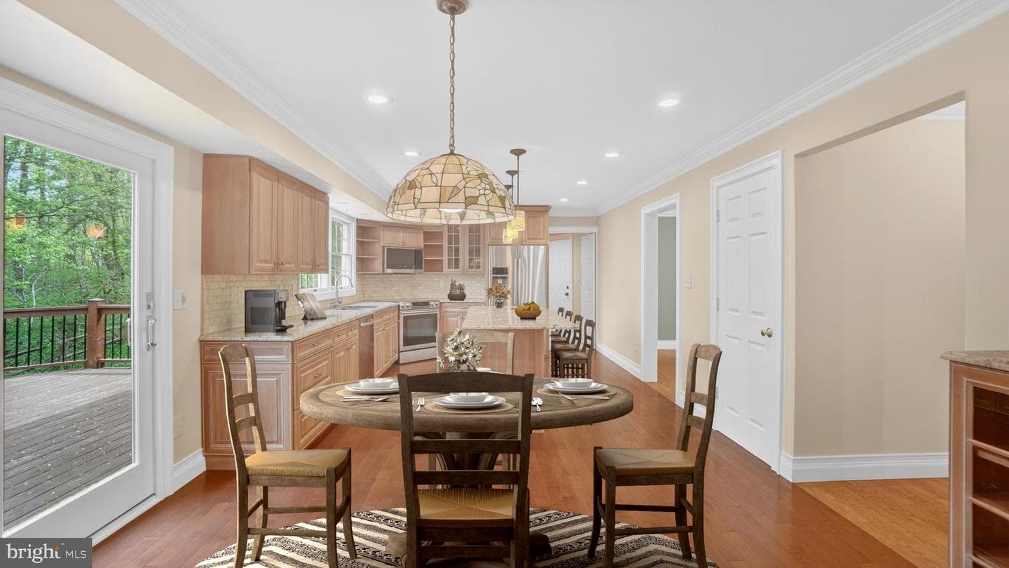 328 Greenridge Drive photo 24