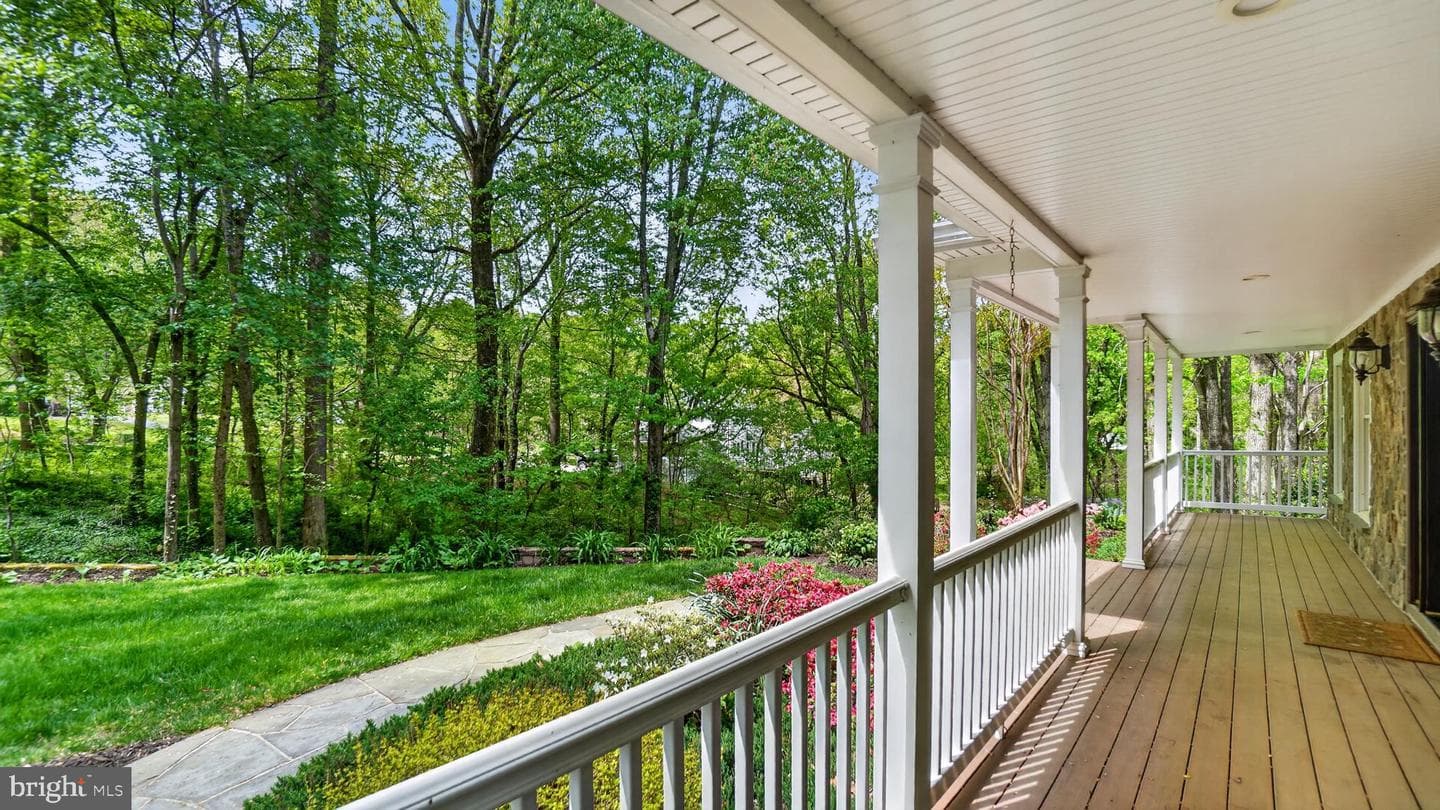 328 Greenridge Drive photo 6