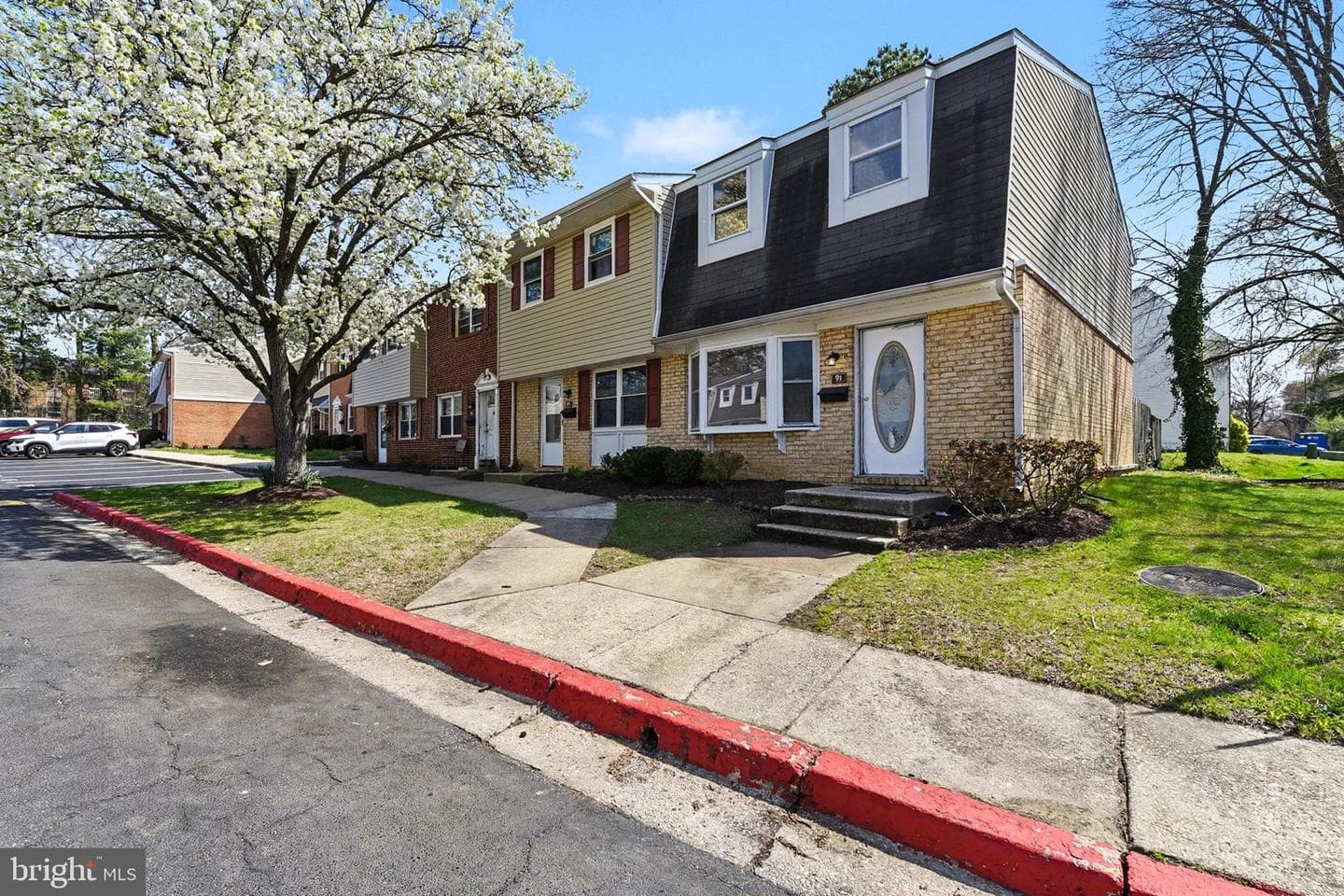 91 Heritage Court photo 3