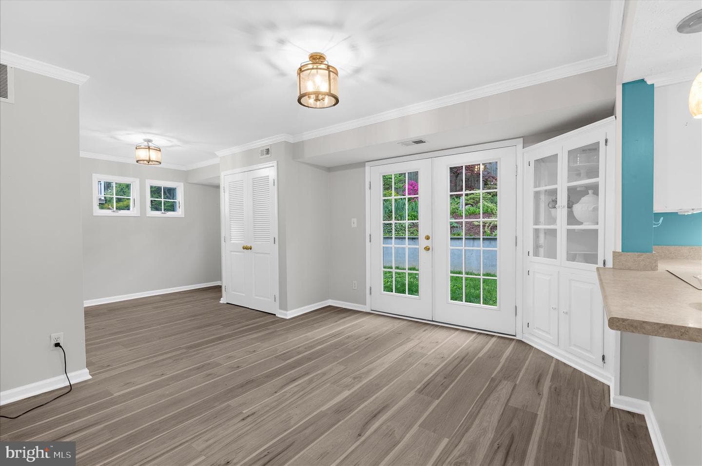 1126 Neptune Place photo 5