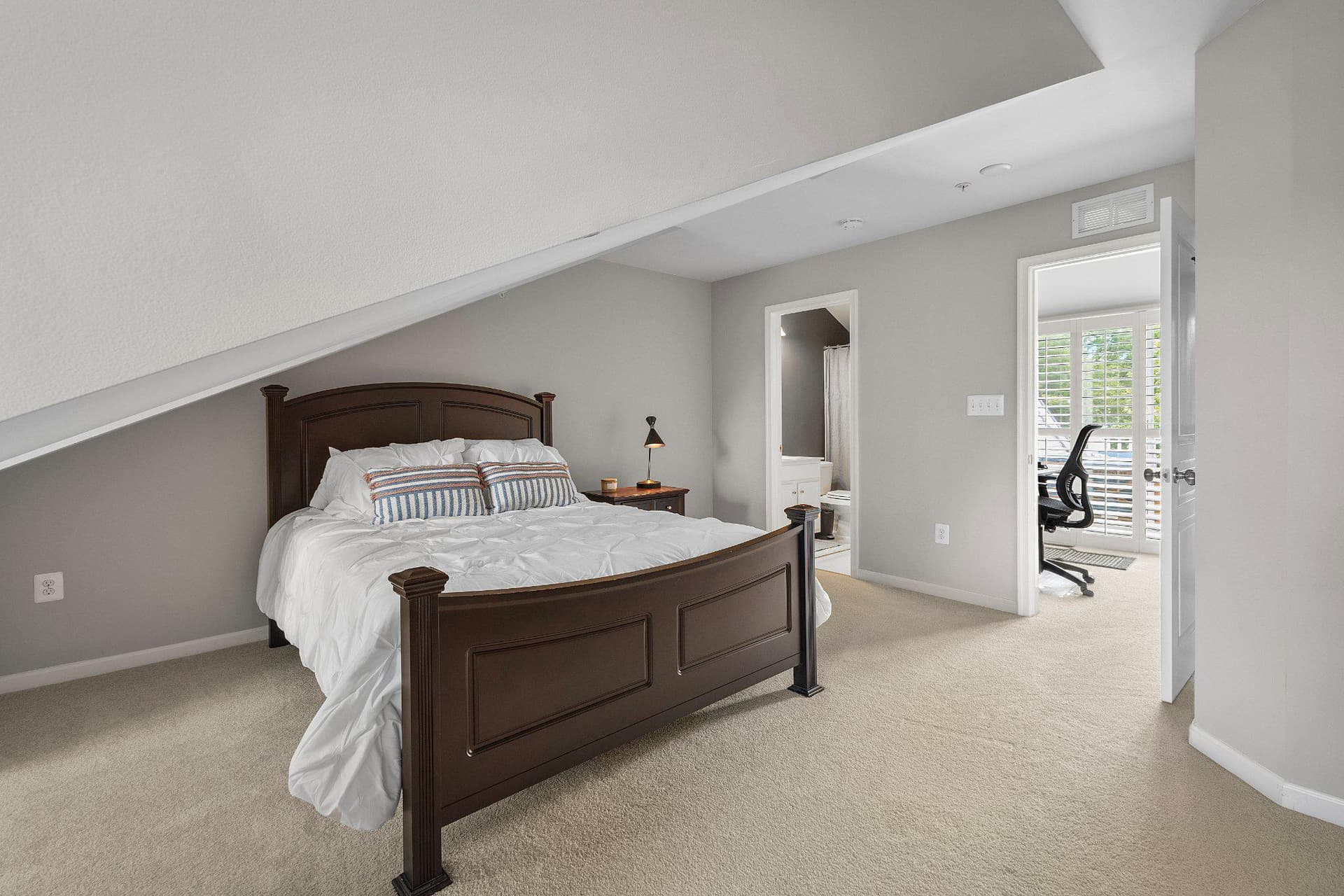 19 Boucher Place photo 34