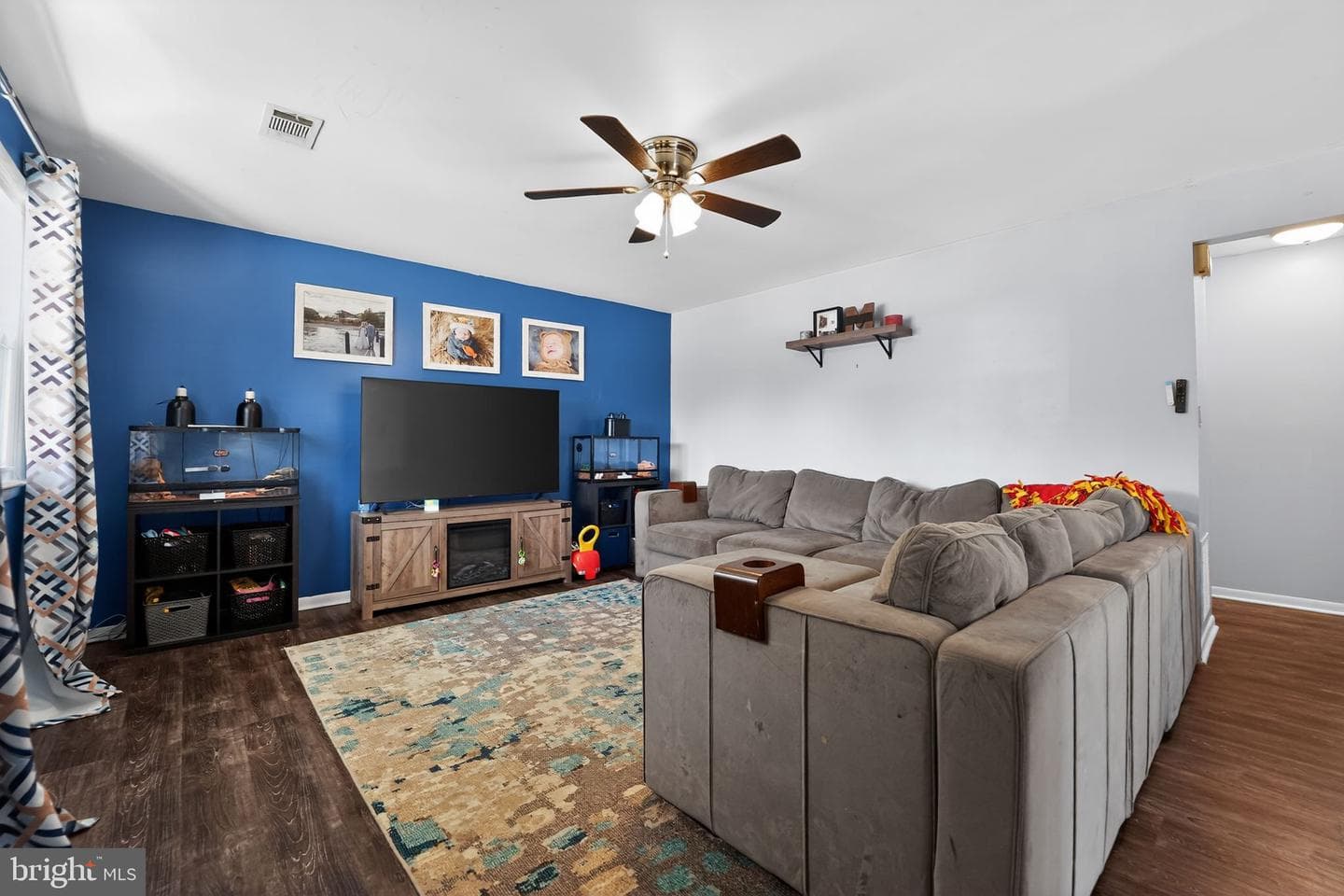 1090 Notley Court photo 2