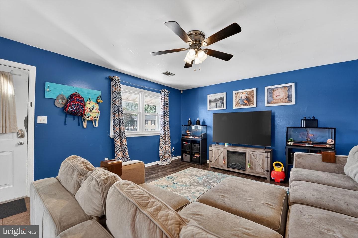 1090 Notley Court photo 3