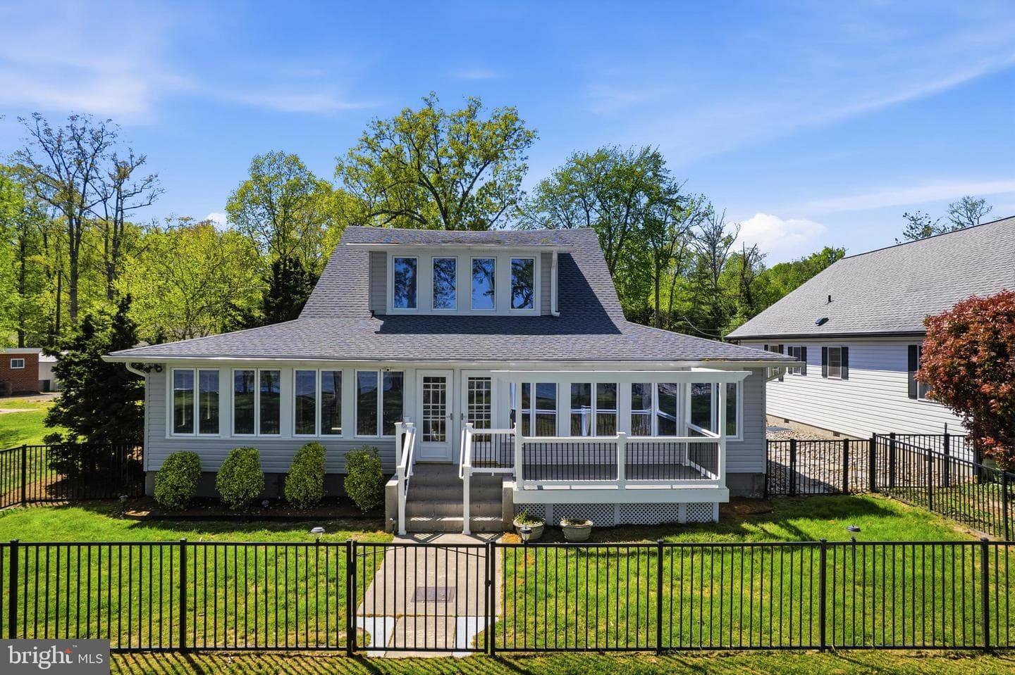 890 Linden Avenue photo 3