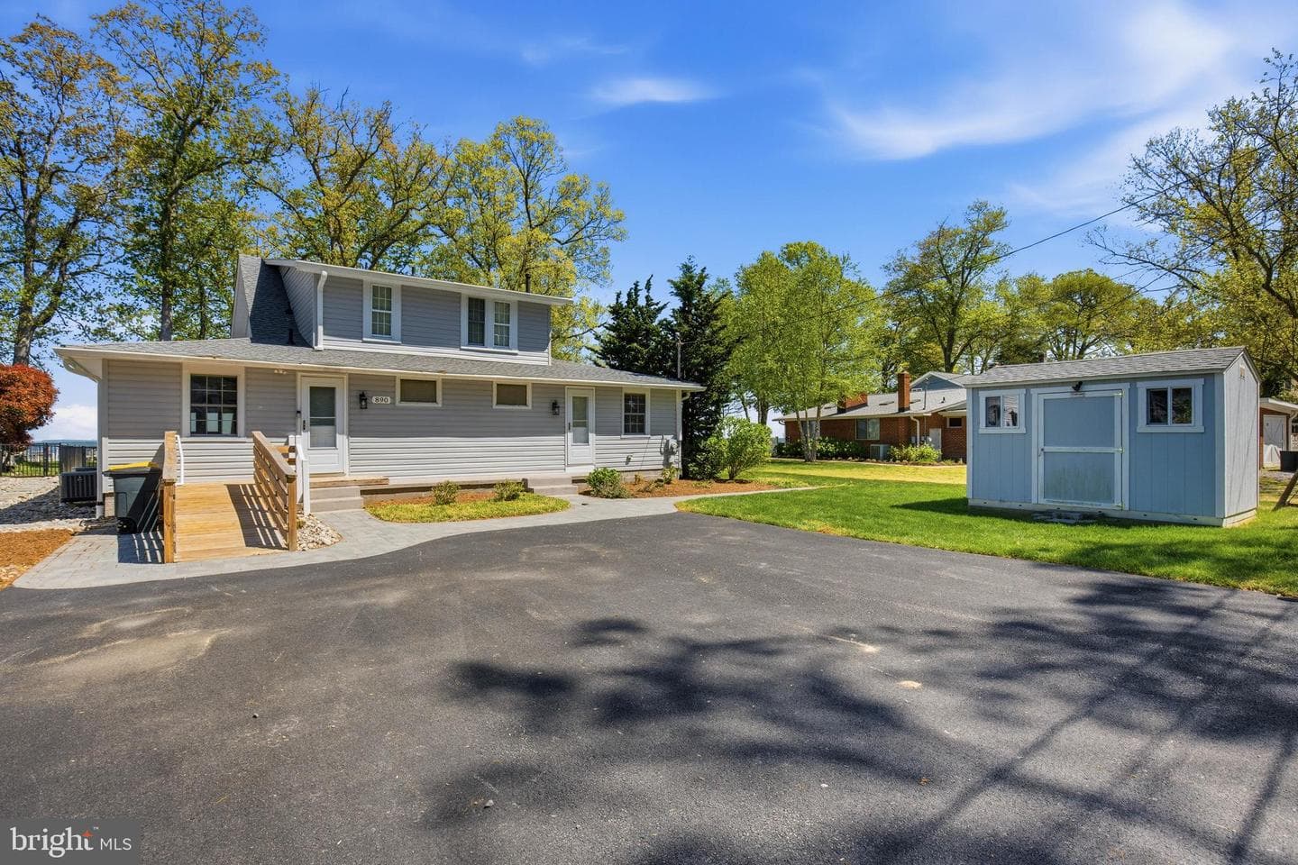 890 Linden Avenue photo 32