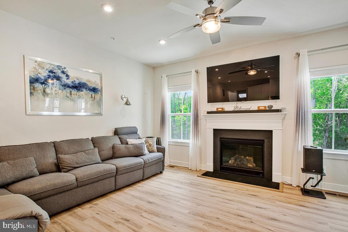 1536 Catbriar Way photo 6