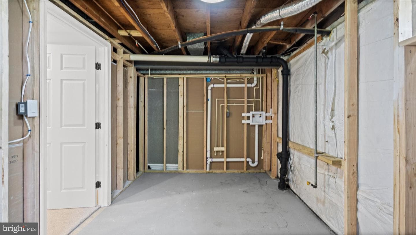 7956 Oakwood Road photo 32