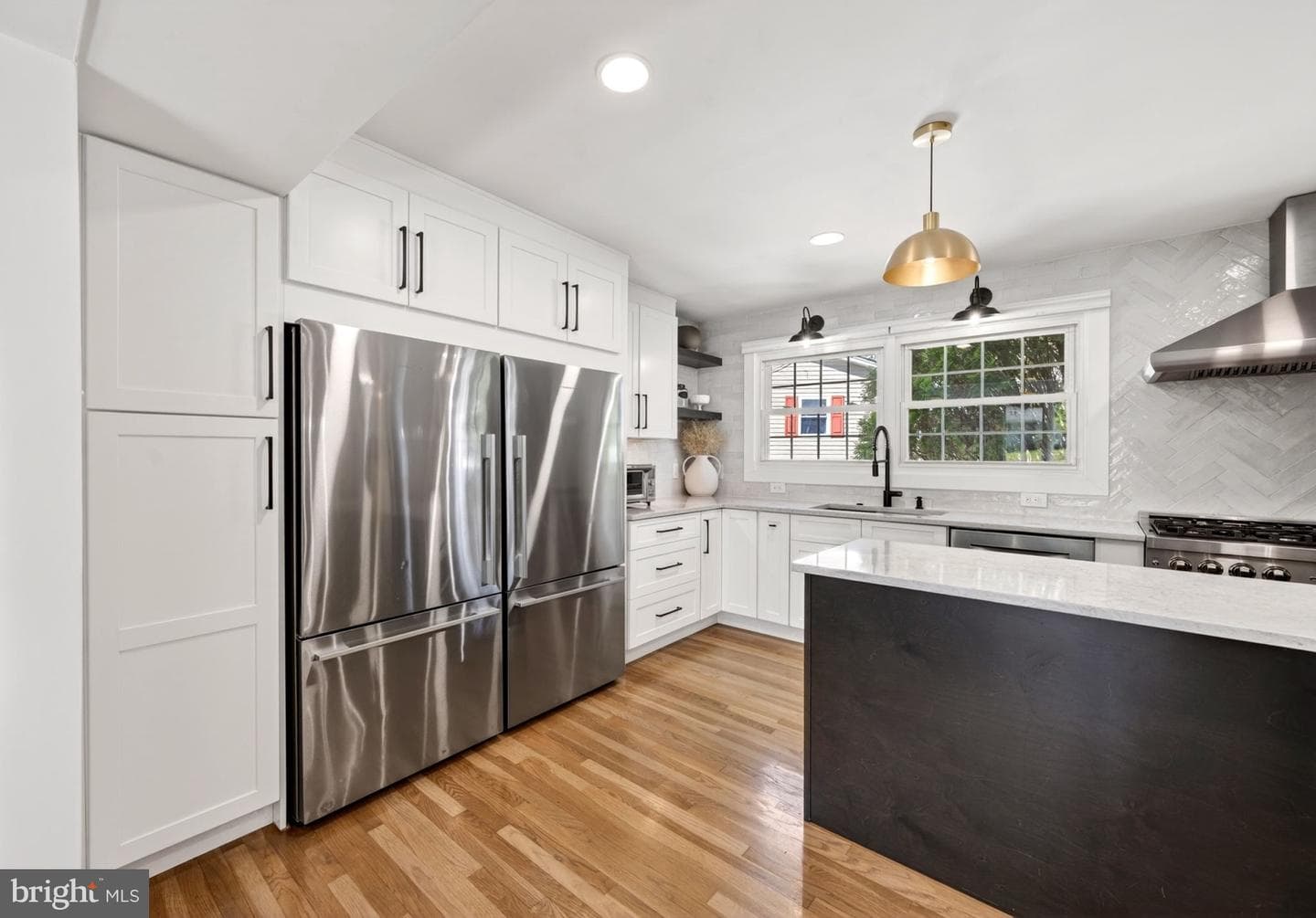 300 White Plains Court photo 17
