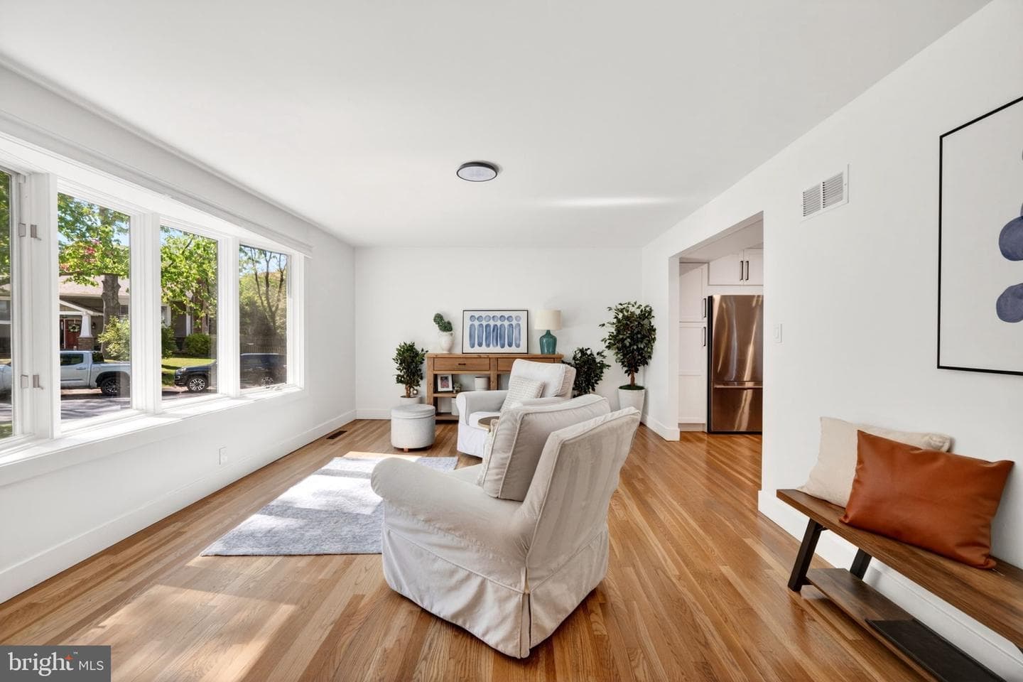 300 White Plains Court photo 18