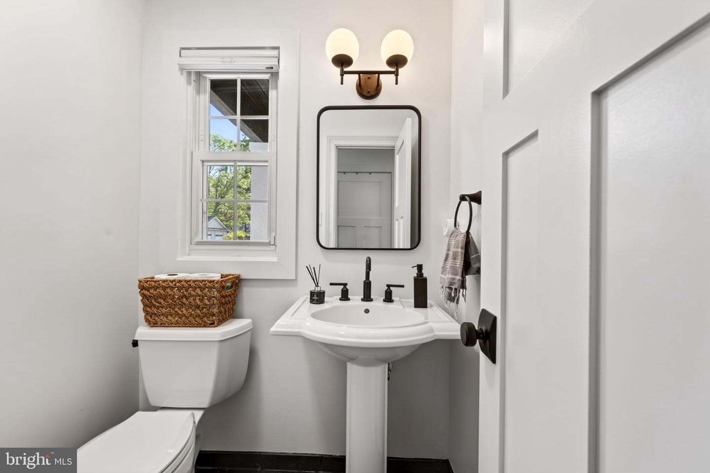 300 White Plains Court photo 47