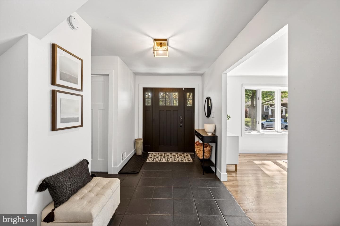 300 White Plains Court photo 5