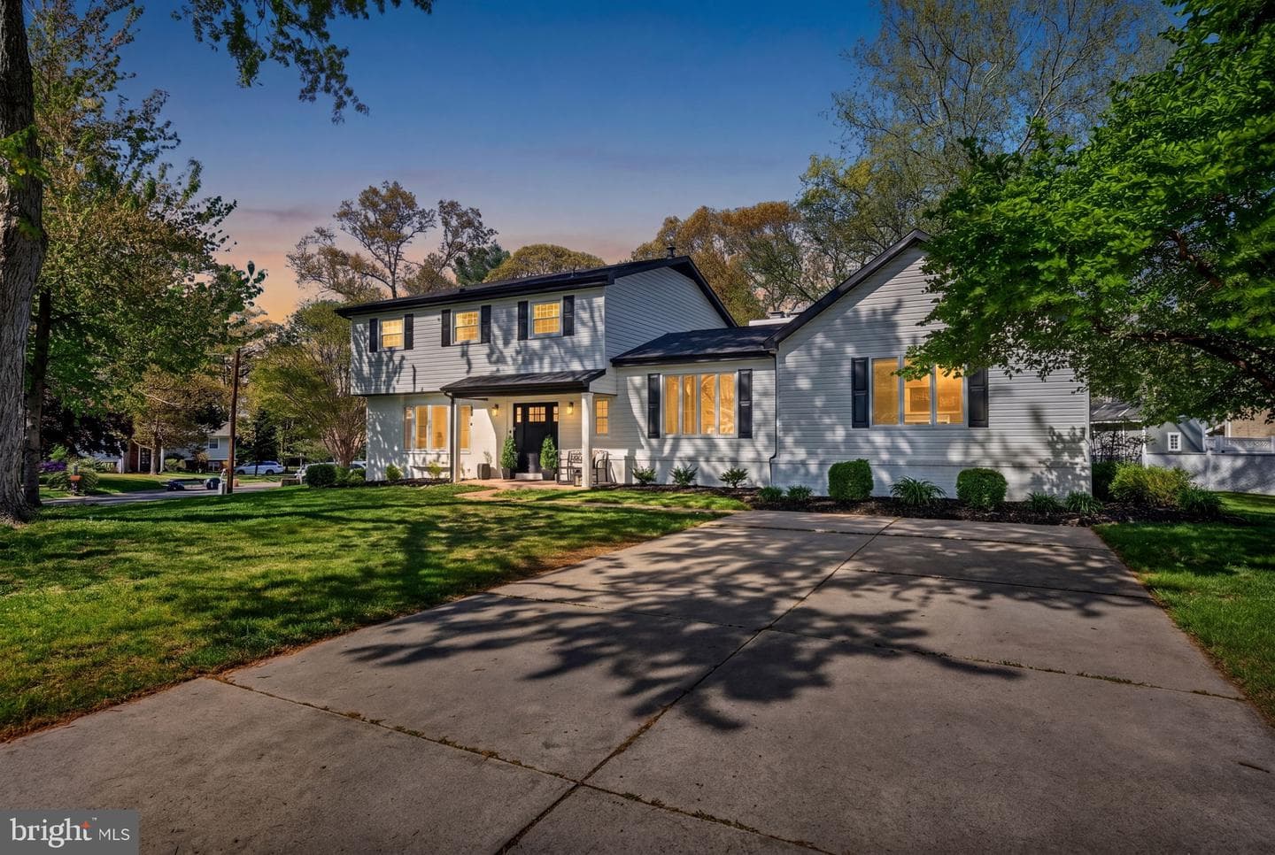 300 White Plains Court photo 54