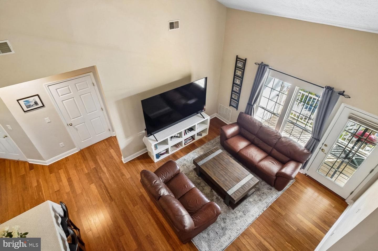 2400 Chestnut Terrace Court #303 photo 14