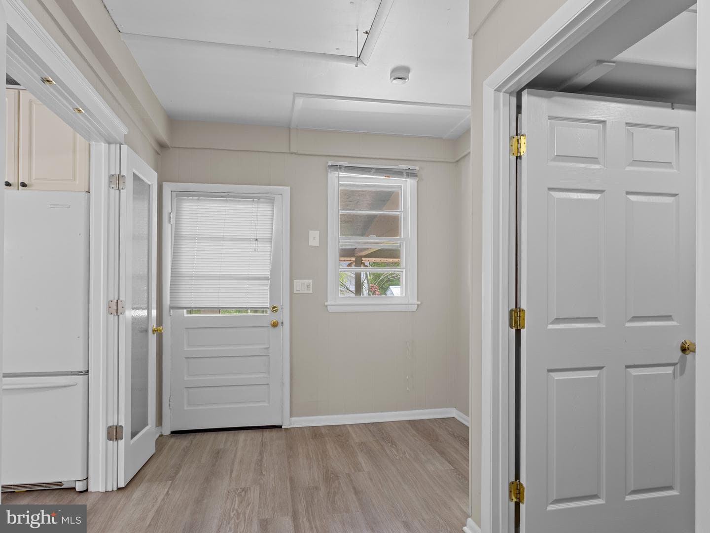 1413 Central Avenue E photo 7