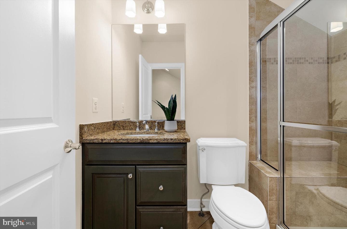 47 Richards Lane photo 35