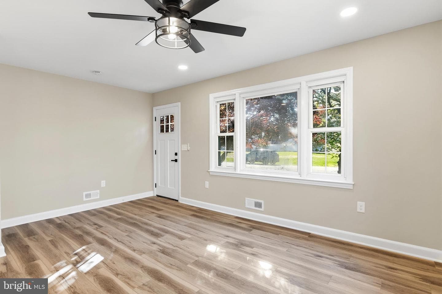 182 Lake Road photo 3