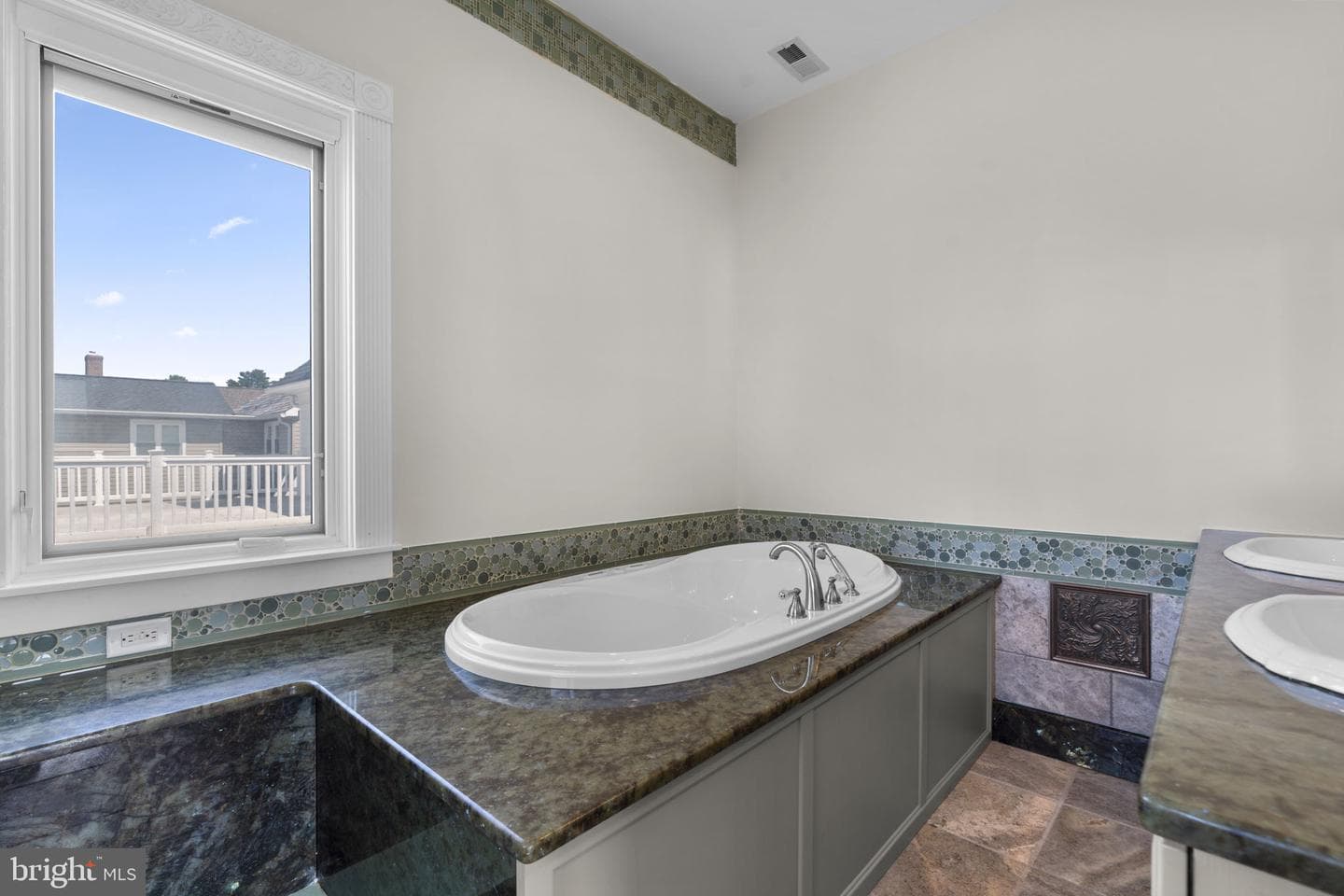 107 Monticello Ave photo 43
