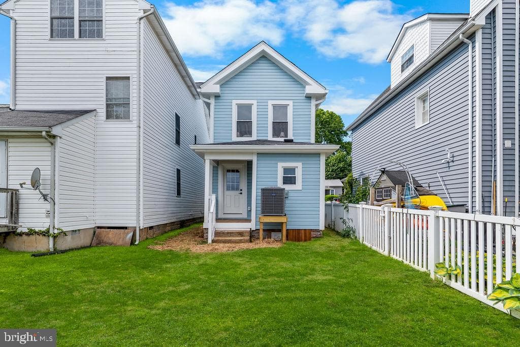 131 Eastern Avenue photo 23
