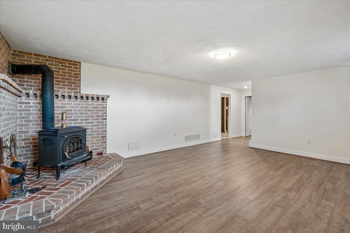 102 Green Spring Drive photo 30