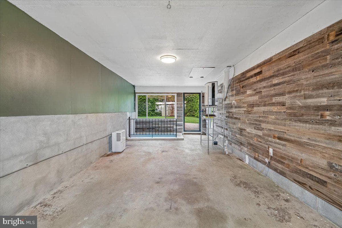 102 Green Spring Drive photo 37