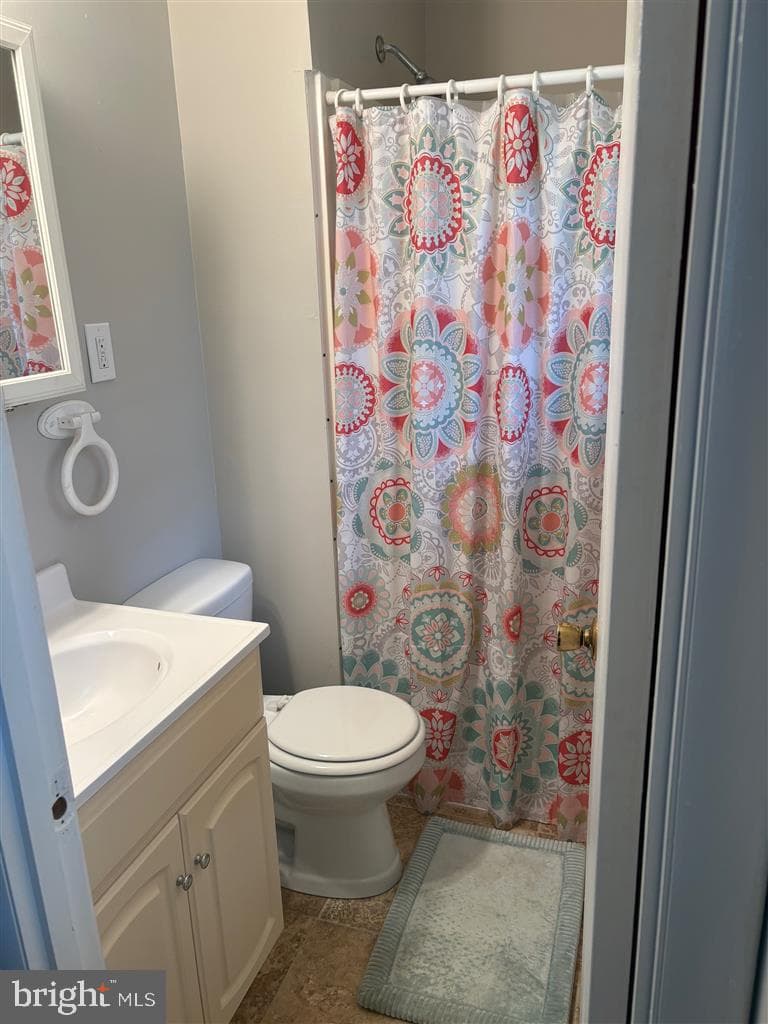 582 Richard Way photo 21