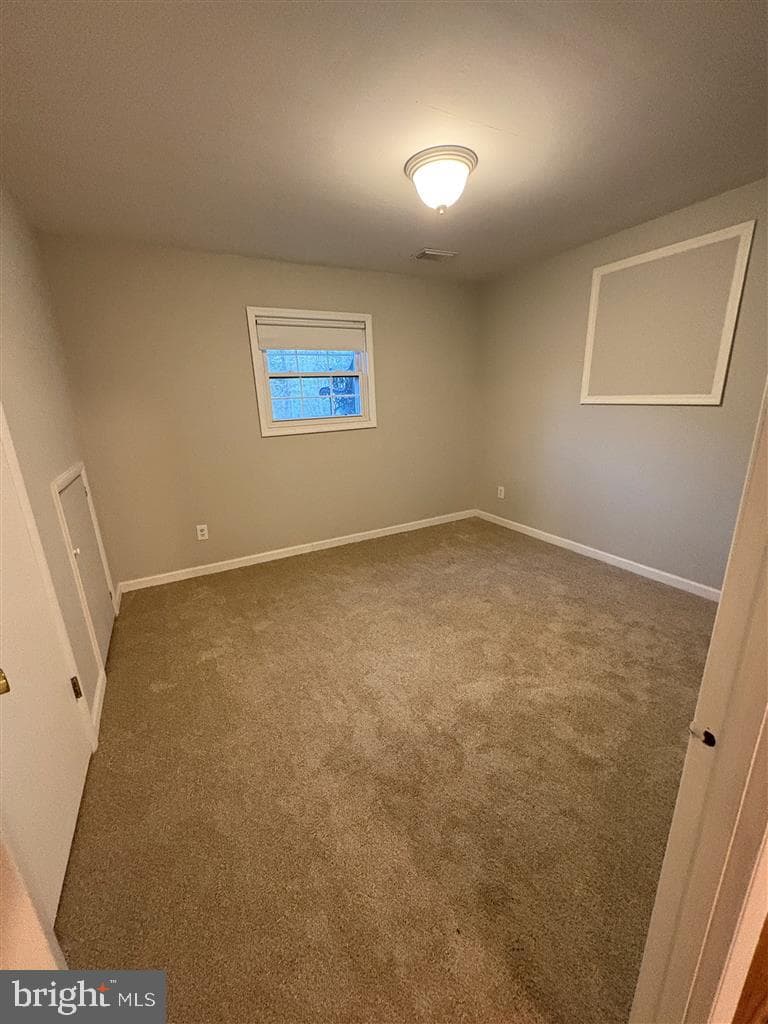 582 Richard Way photo 25