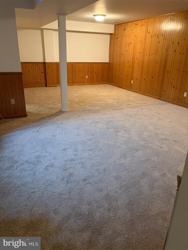 582 Richard Way photo 31
