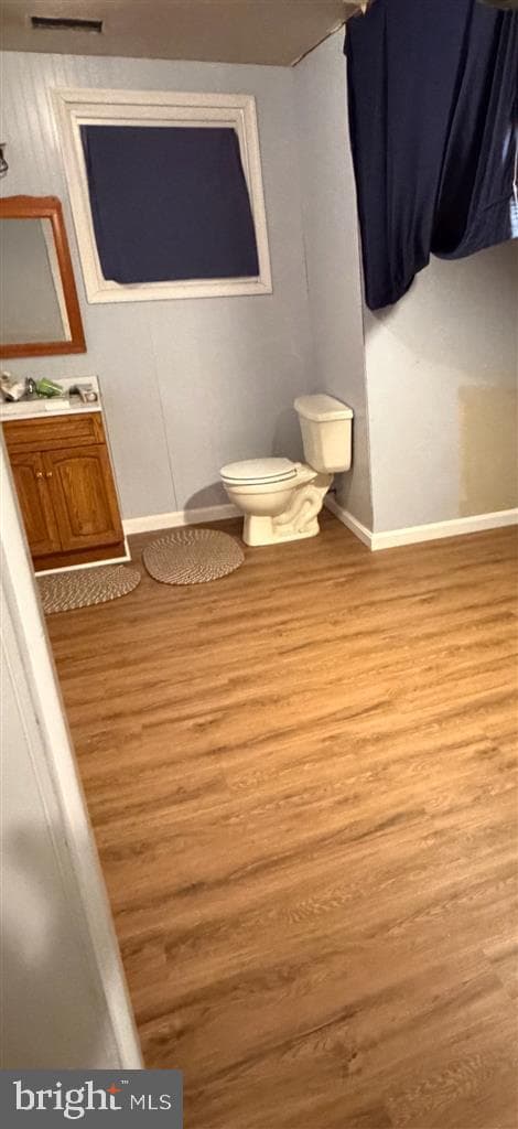 582 Richard Way photo 33