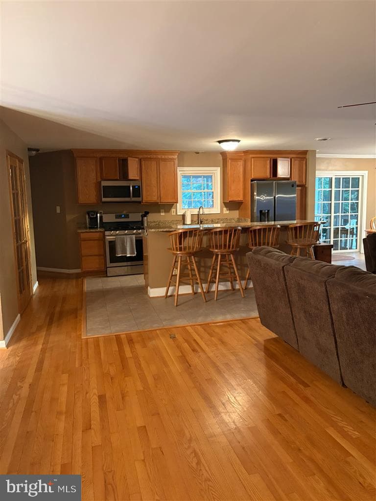 582 Richard Way photo 6