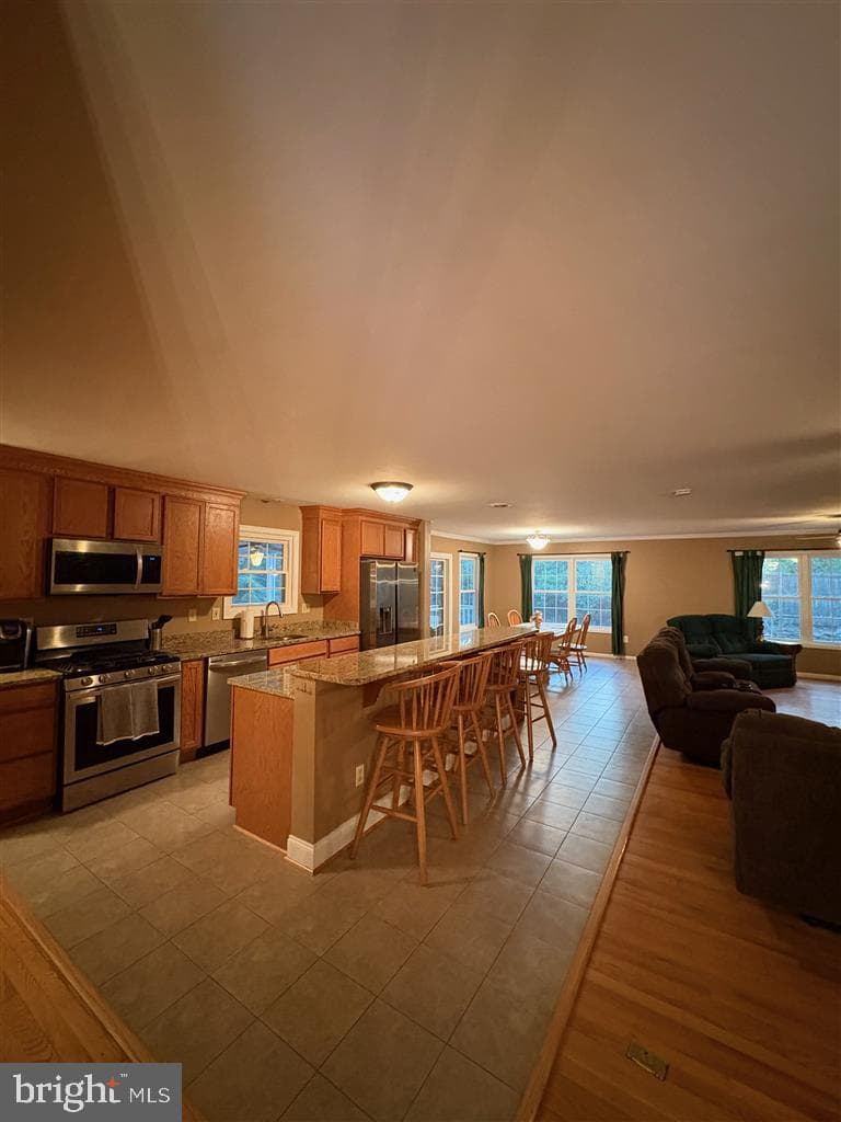 582 Richard Way photo 9