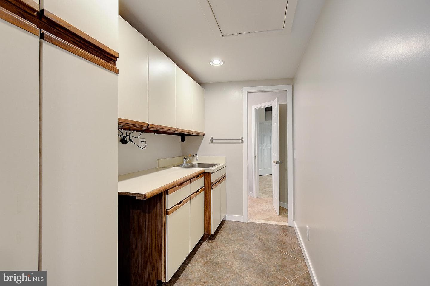 613 Woodsmans Way photo 12