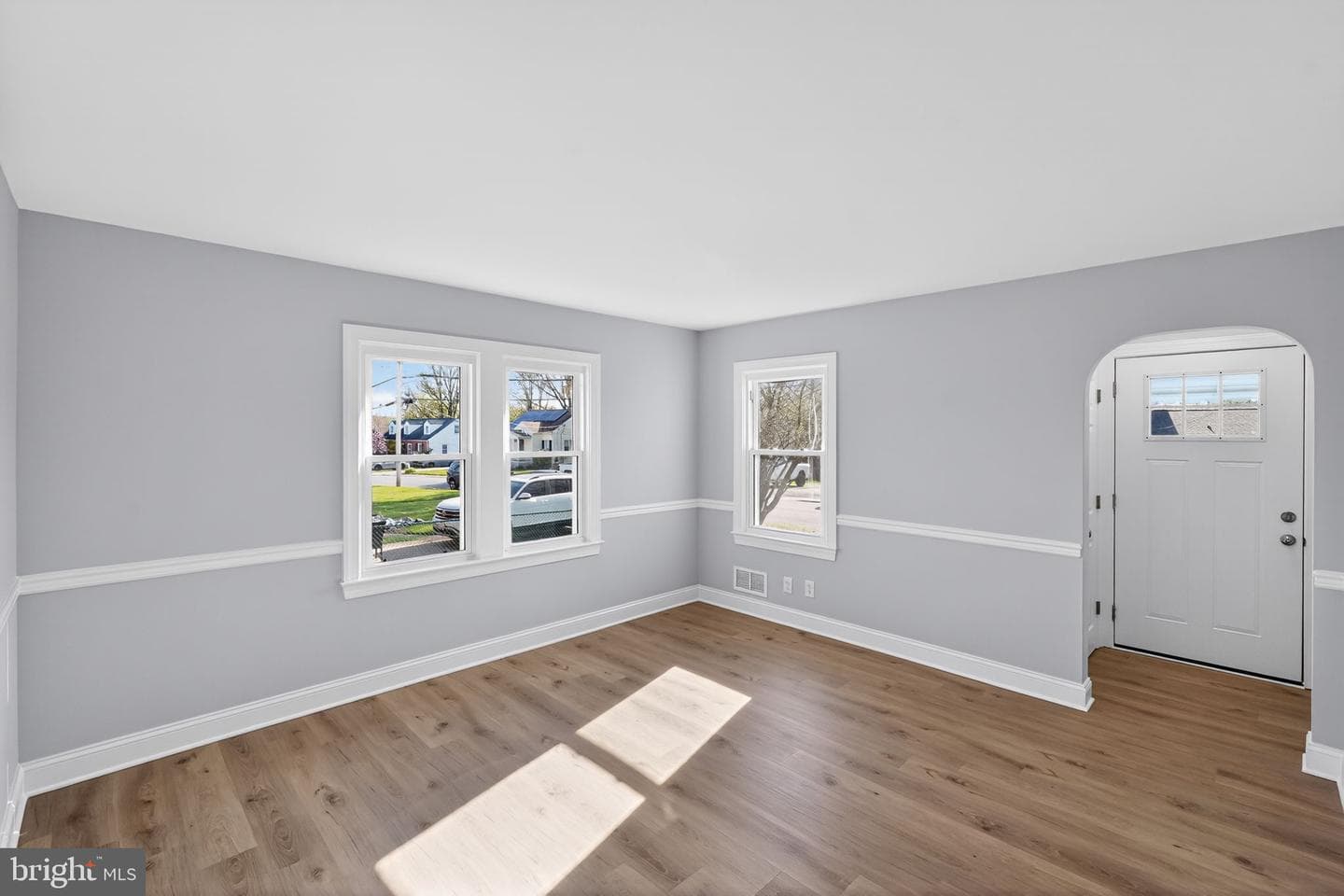 8 Hanford Drive photo 2