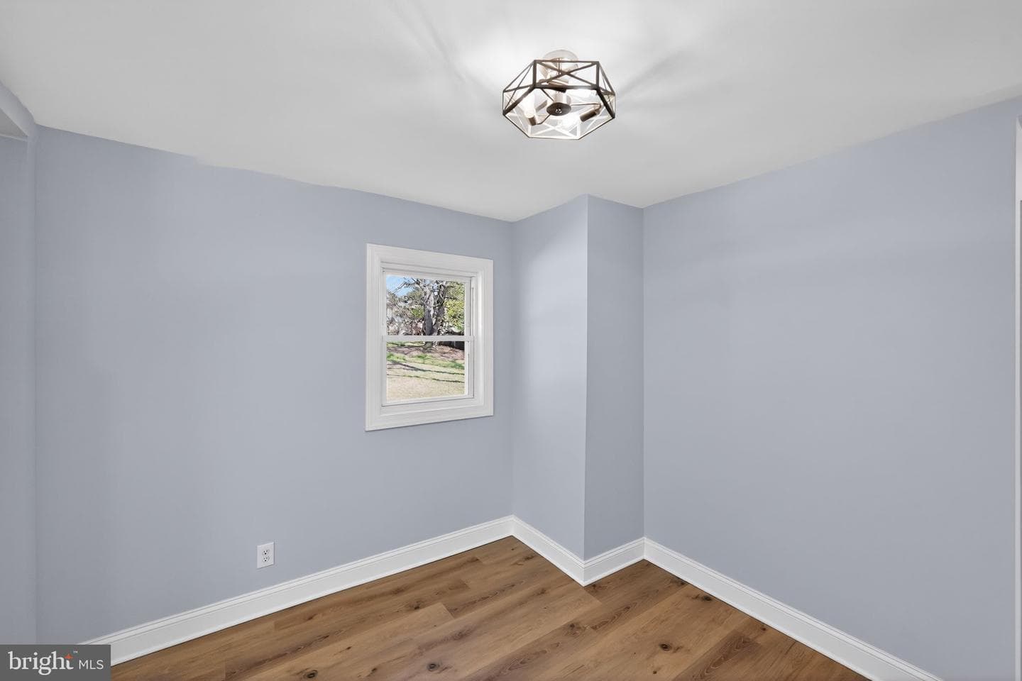 8 Hanford Drive photo 4