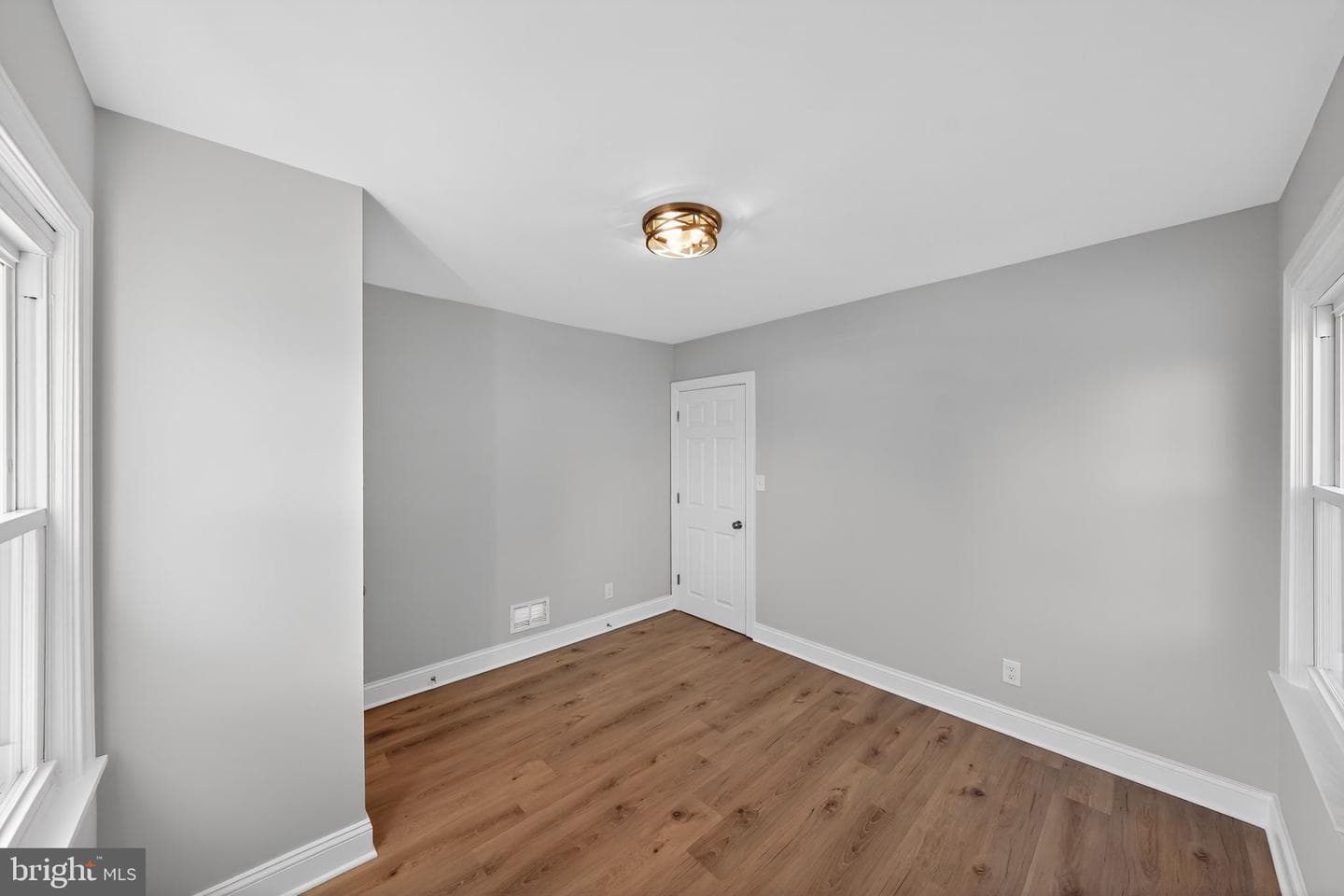 8 Hanford Drive photo 5
