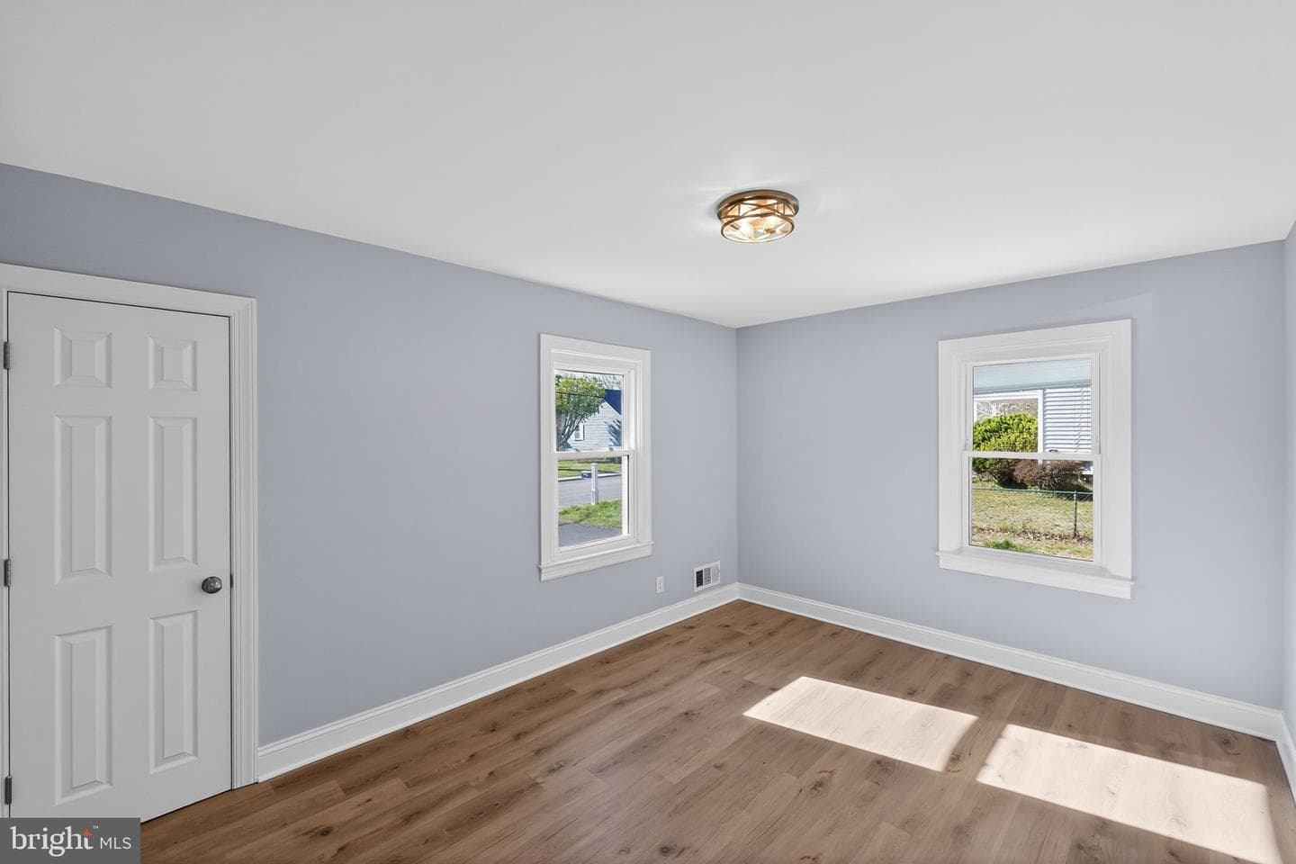 8 Hanford Drive photo 6