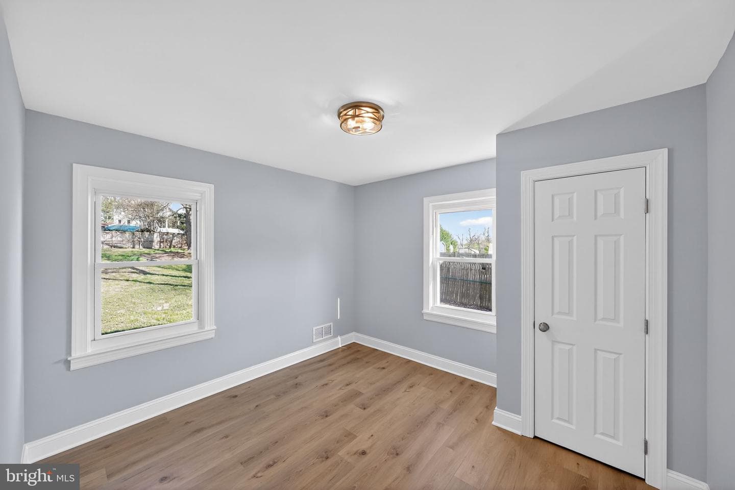 8 Hanford Drive photo 7