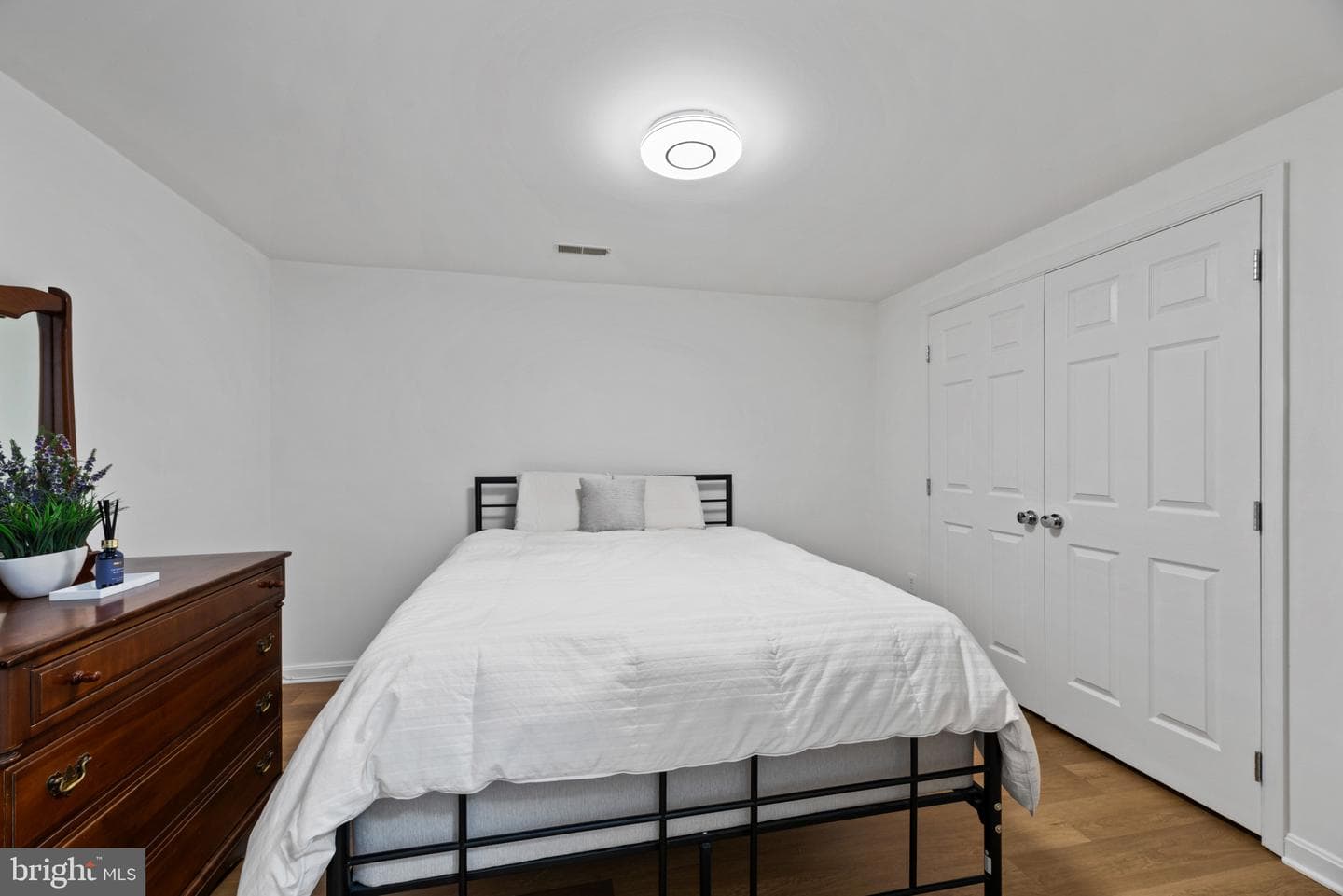 1457 Falcon Nest Court photo 29