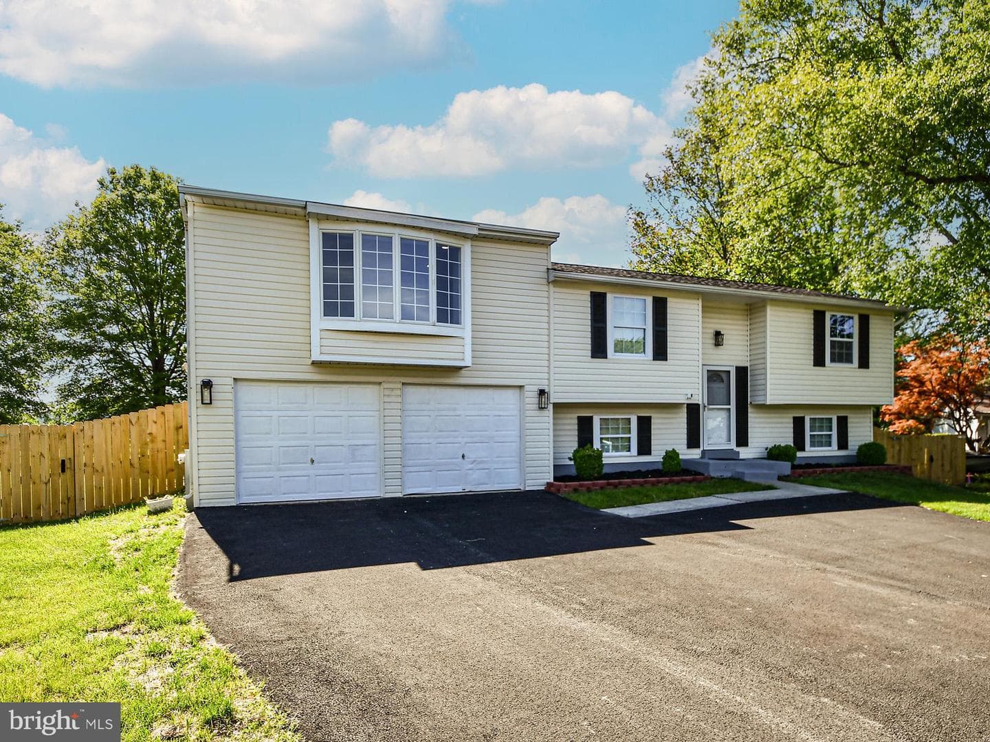 8139 Windmill Court photo 2
