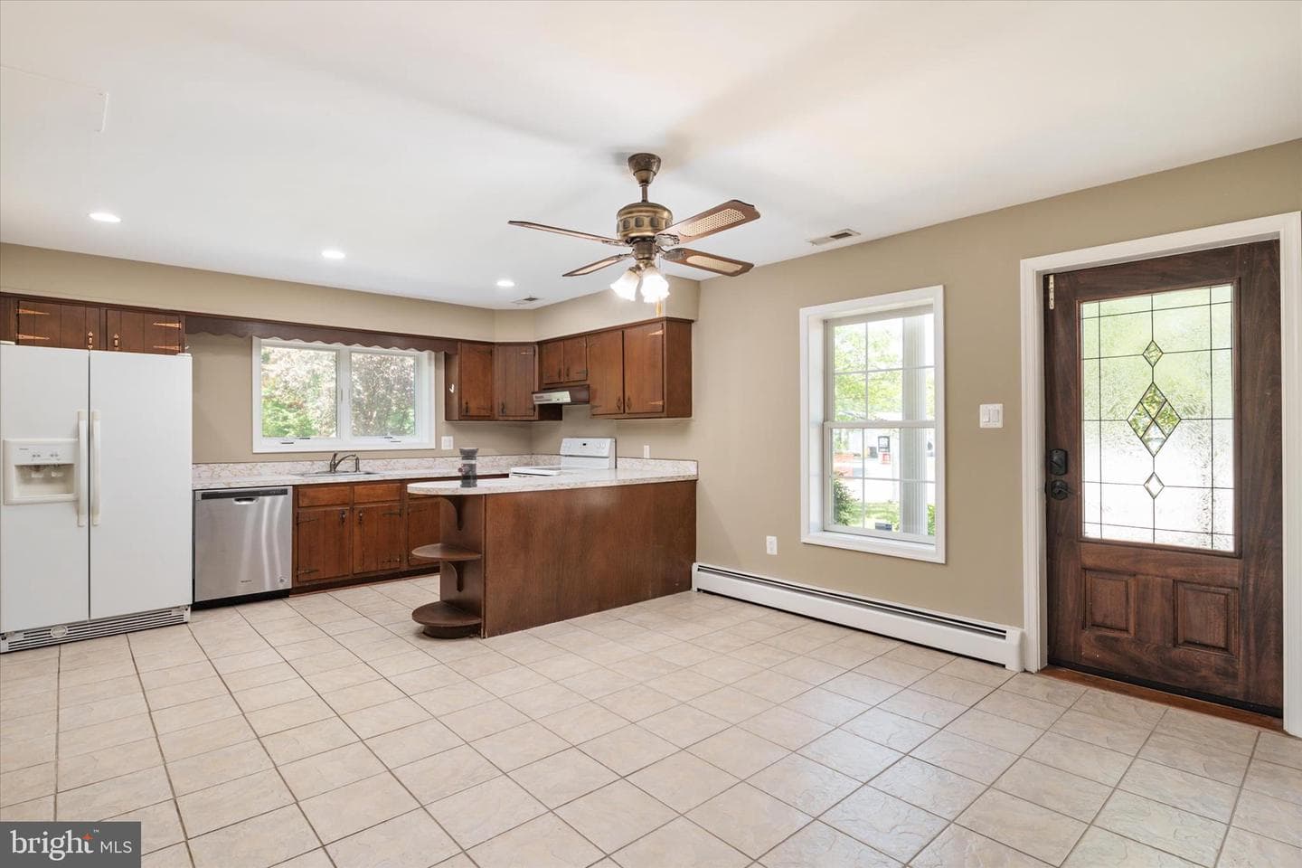 401 Beach Drive photo 26