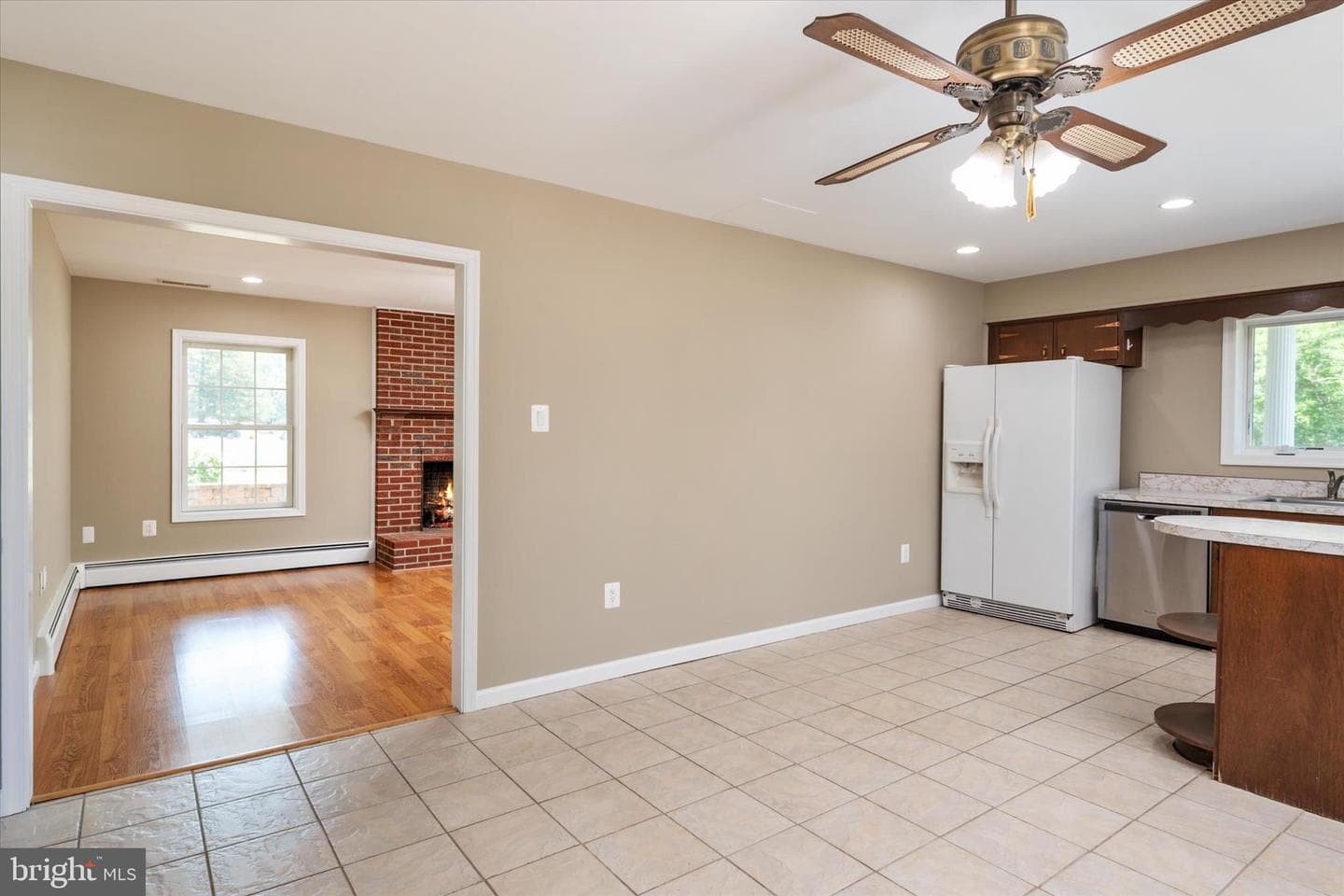 401 Beach Drive photo 28