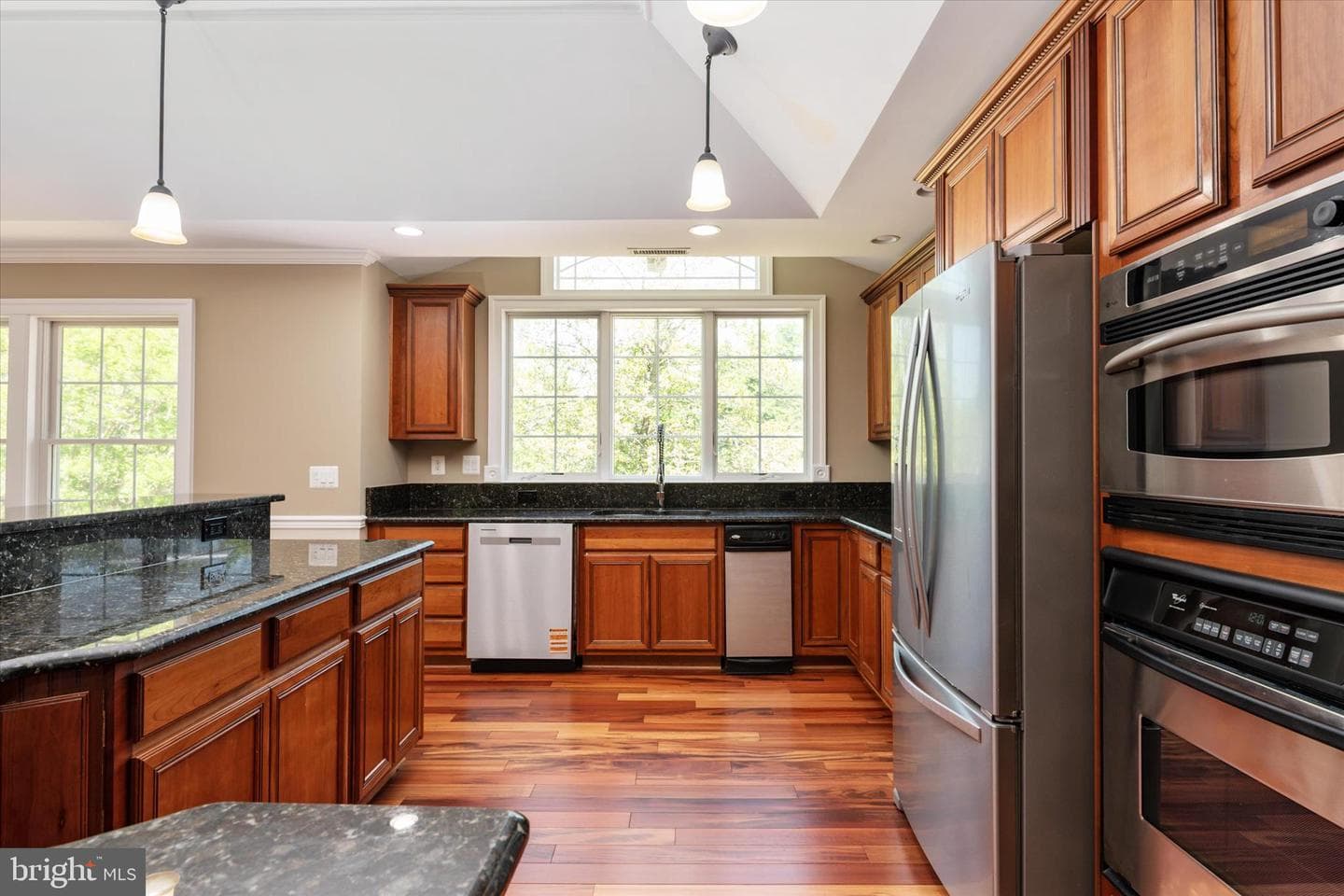 401 Beach Drive photo 3