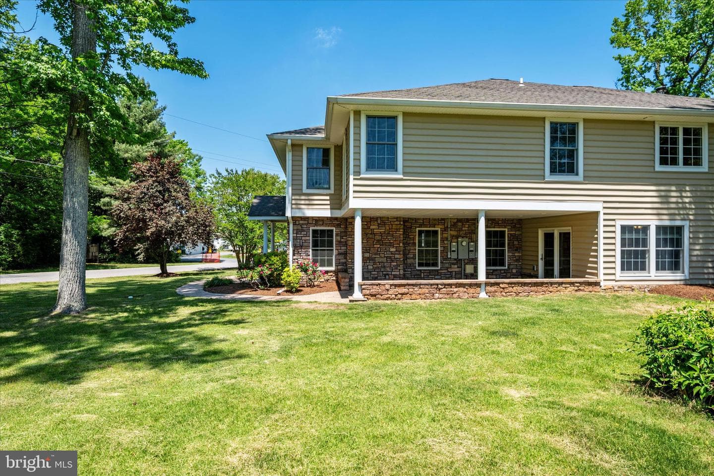 401 Beach Drive photo 46